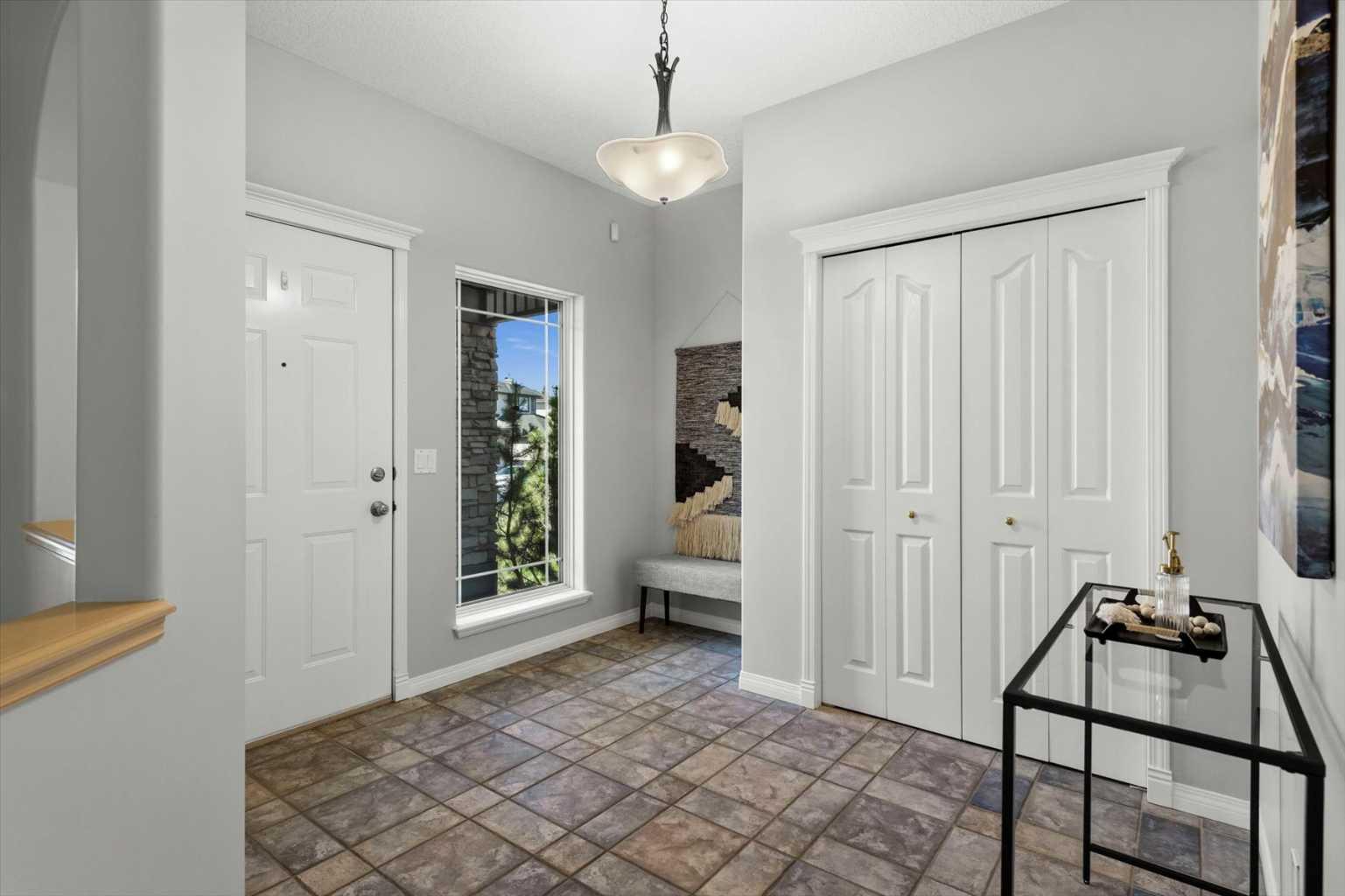 142 Valley Glen Heights NW