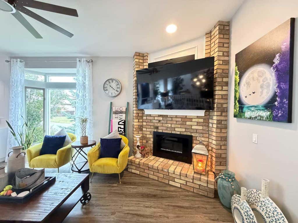 Photo of 151 Sandstone Place NW, Calgary, AB T3K 2Z6 (MLS # A2337961)