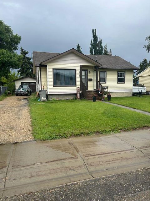 Photo of 10107 90 Avenue, Grande Prairie, AB T8V 0E8 (MLS # A2322320)