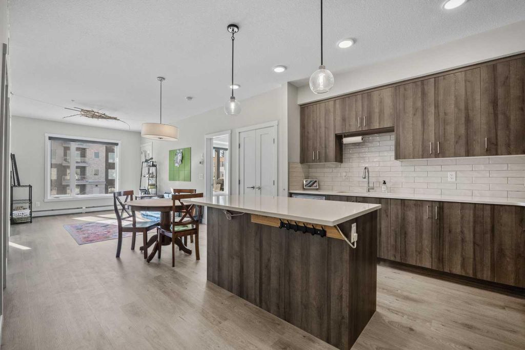 Photo of 660 Shawnee Square SW #210, Calgary, AB T2Y 0X6 (MLS # A2282647)