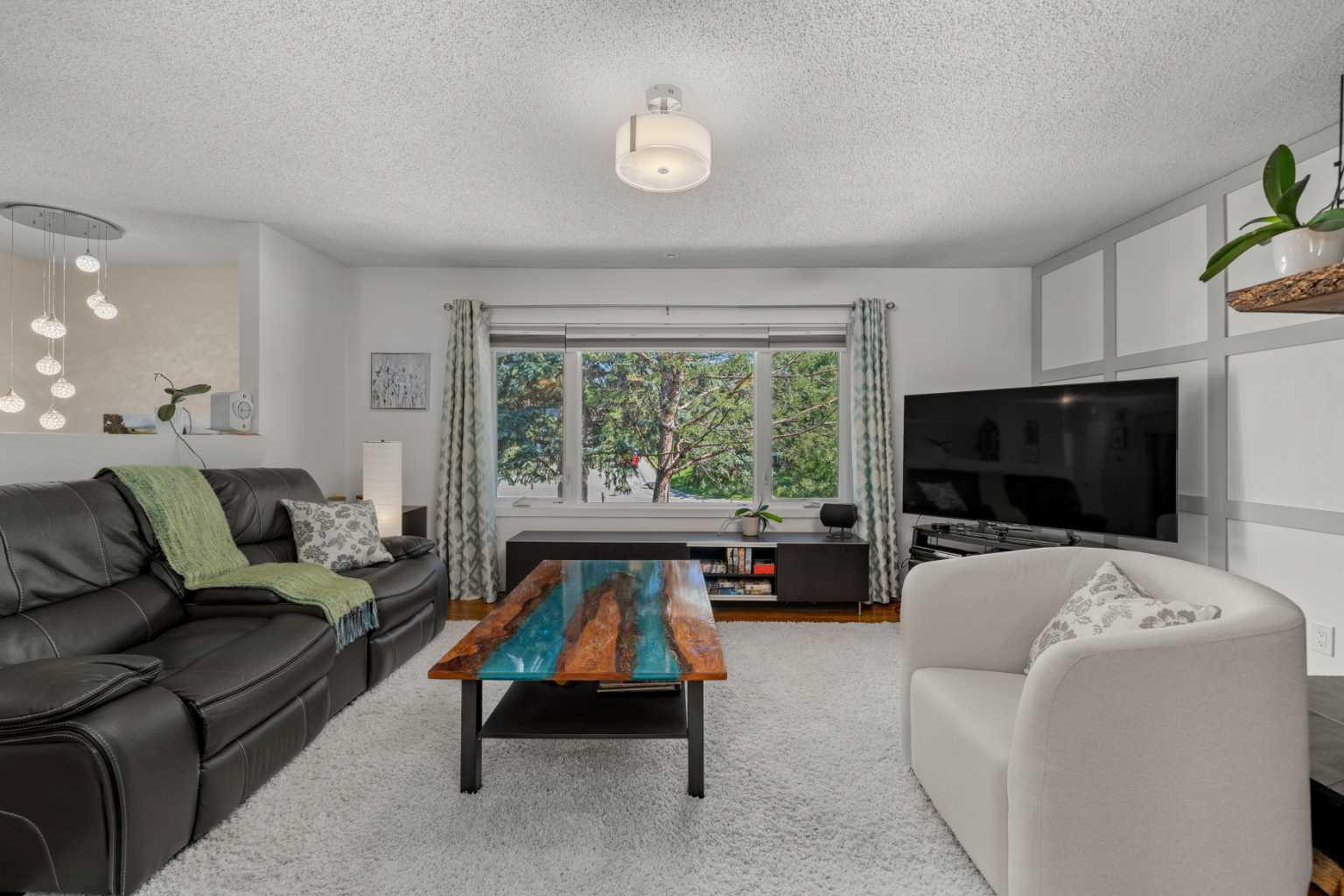 3251 Bearspaw Drive NW