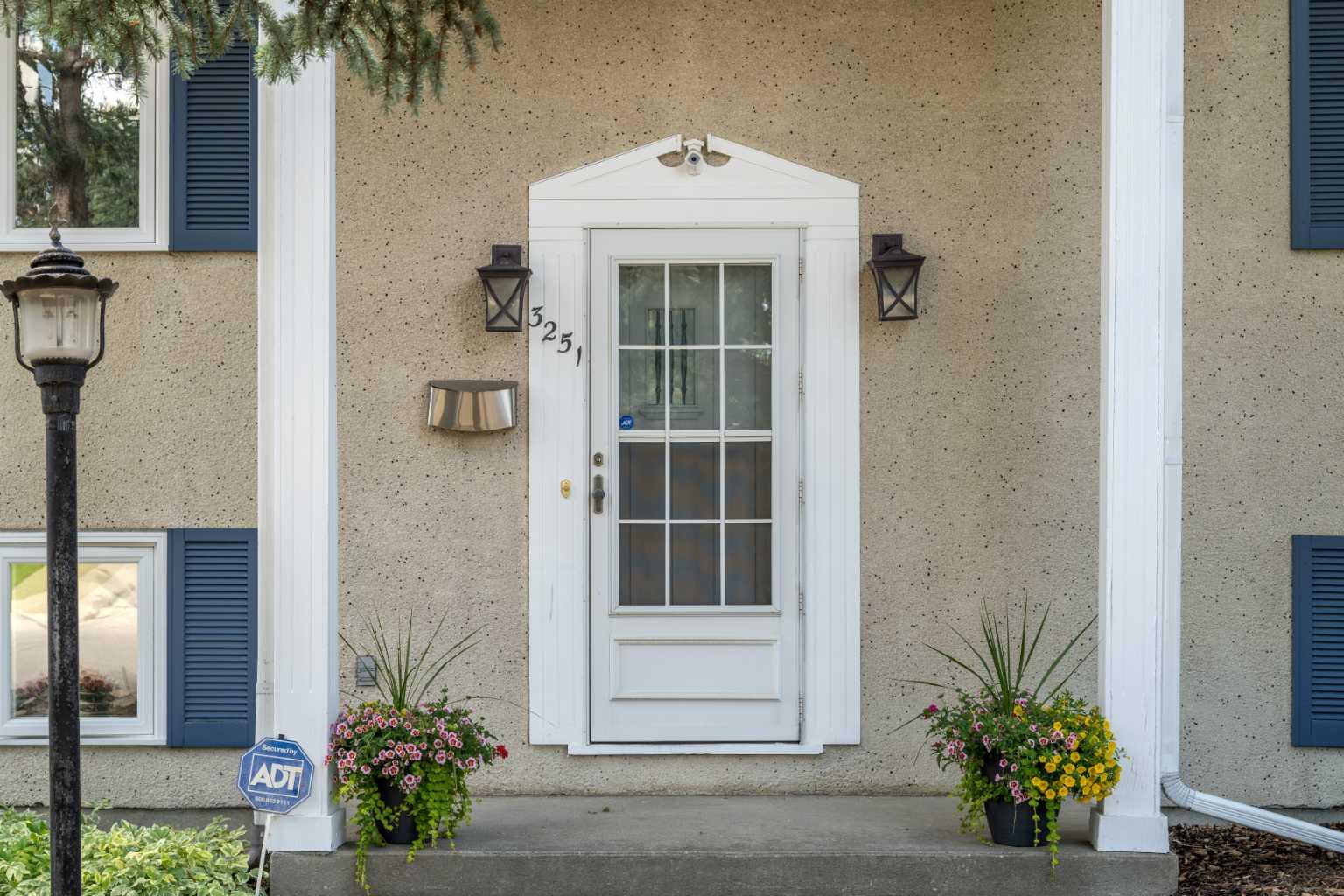 3251 Bearspaw Drive NW