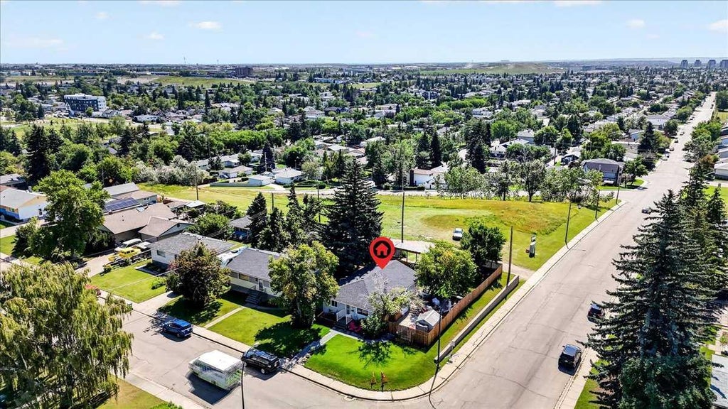 Photo of 227 Lynnwood Drive SE, Calgary, AB T2C 0T1 (MLS # A2340954)