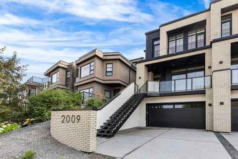 2009 28 Avenue SW Calgary AB T2T 1K4