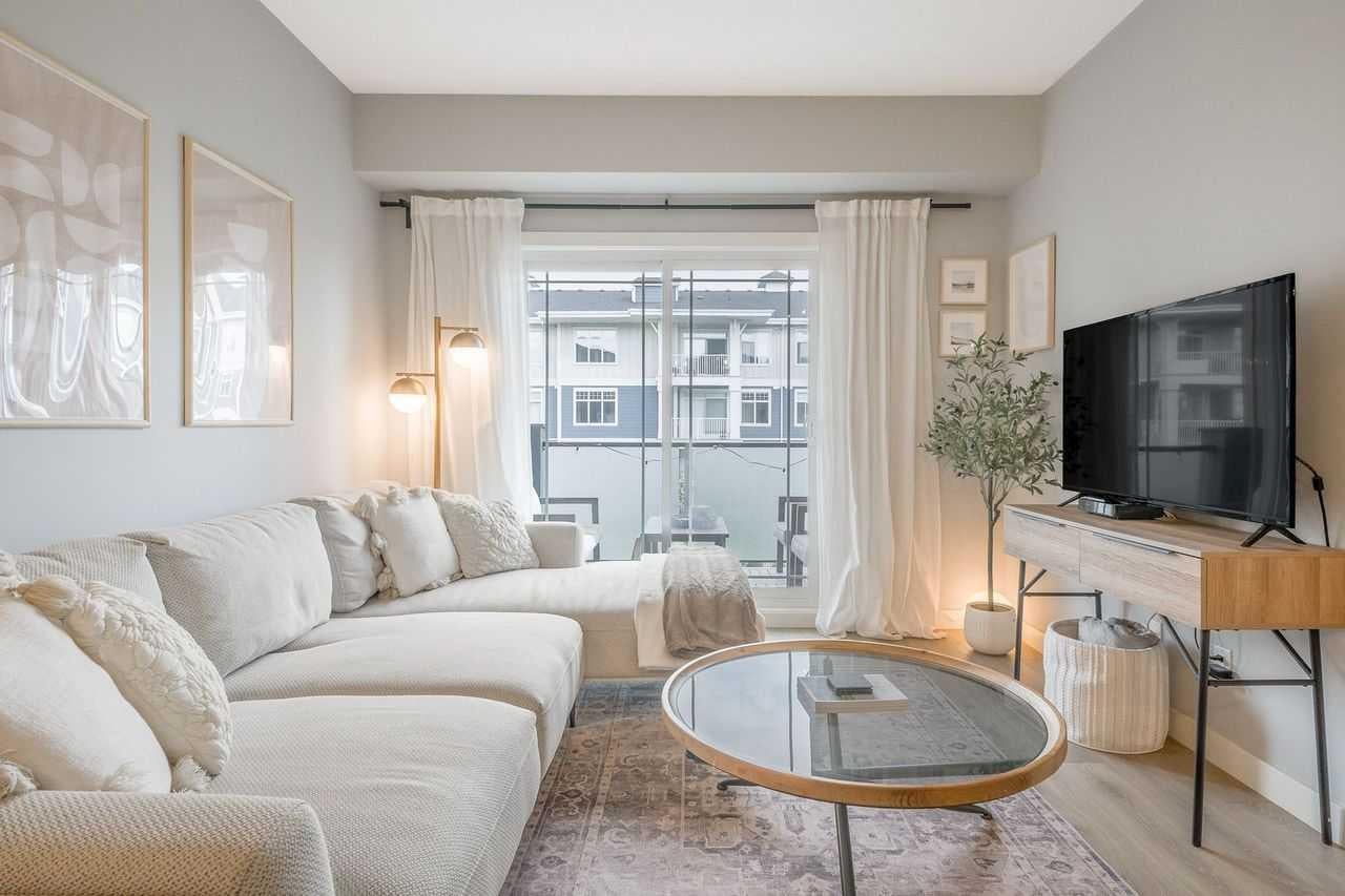 100 Auburn Meadows Manor SE 305
