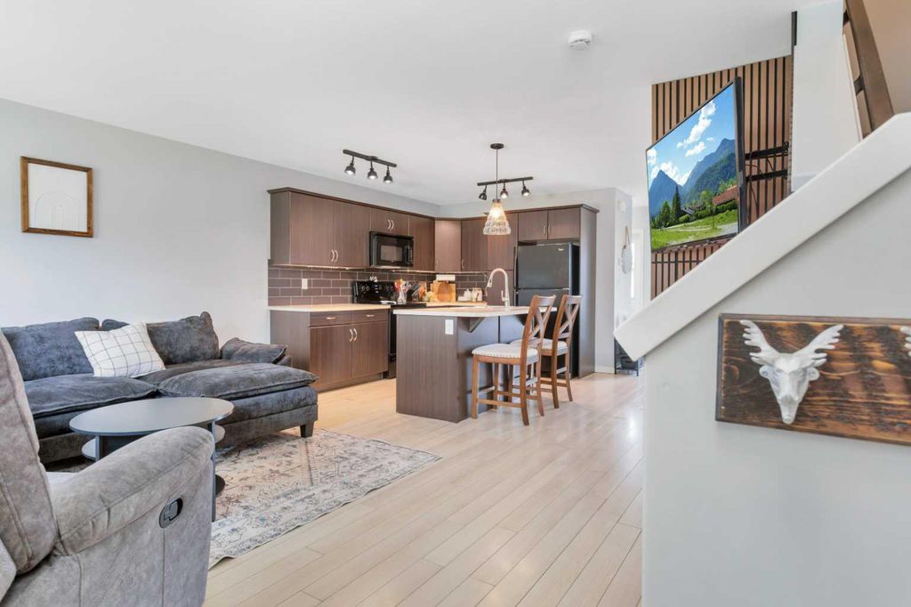 Photo of 28 Rafferty Court, Sylvan Lake, AB T4S 0C1 (MLS # A2326767)