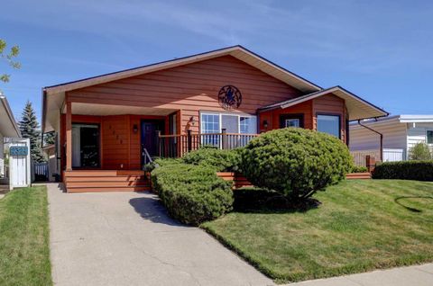 Photo of 2328 Munro Drive NE, Calgary, AB T2E 5Y9 (MLS # A2324215)