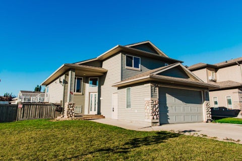 Photo of 40 Pinnacle Lake Drive, Grande Prairie, AB T8W 0A9 (MLS # A2347619)