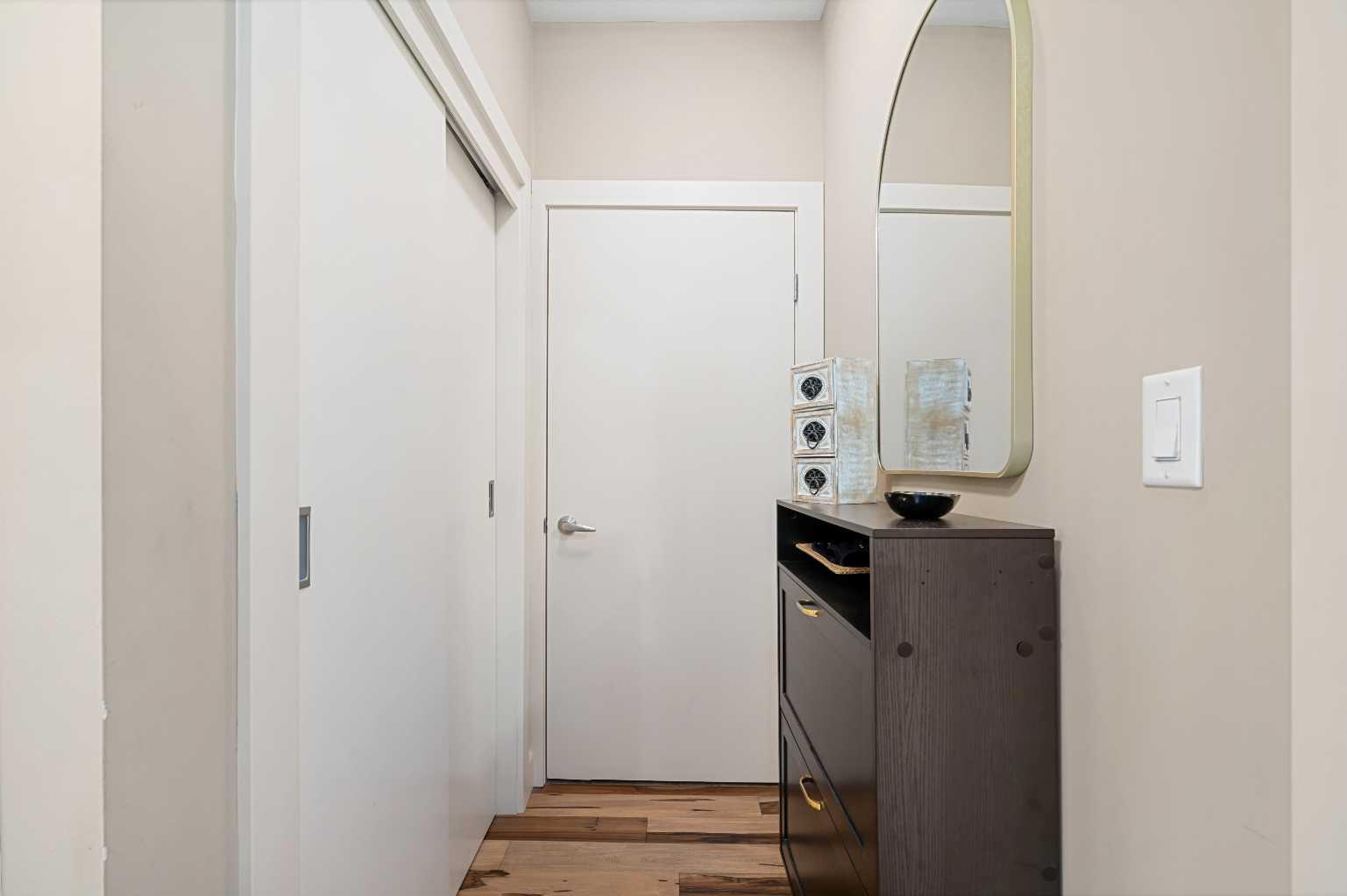 1321 Kensington Close NW 402