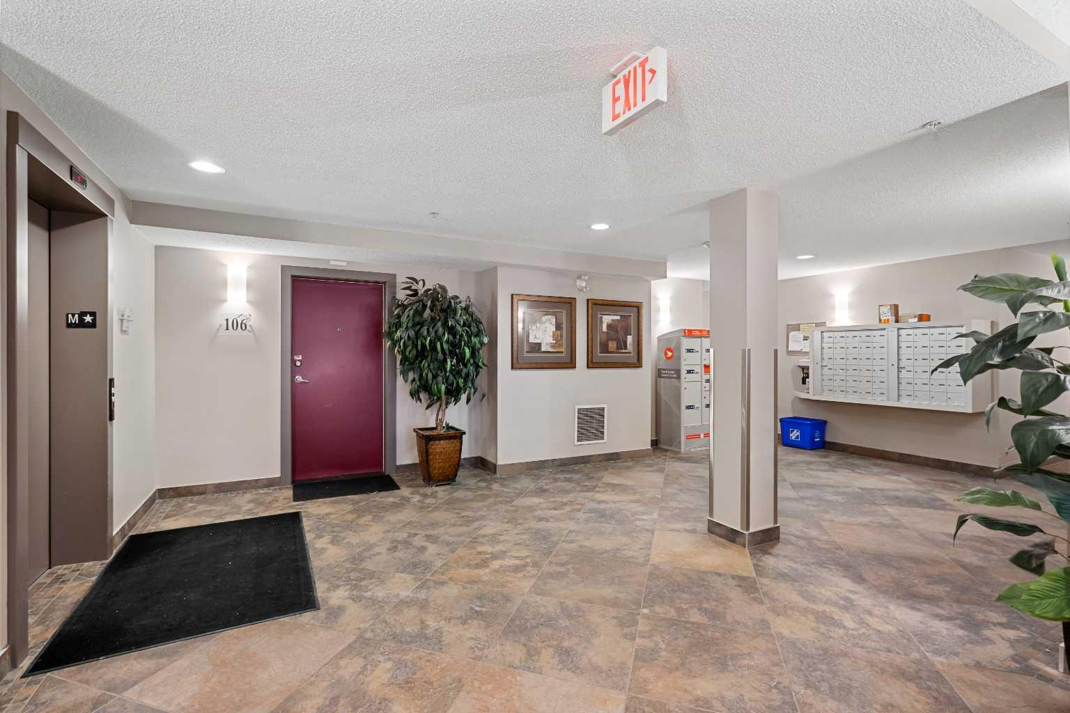 1321 Kensington Close NW 402