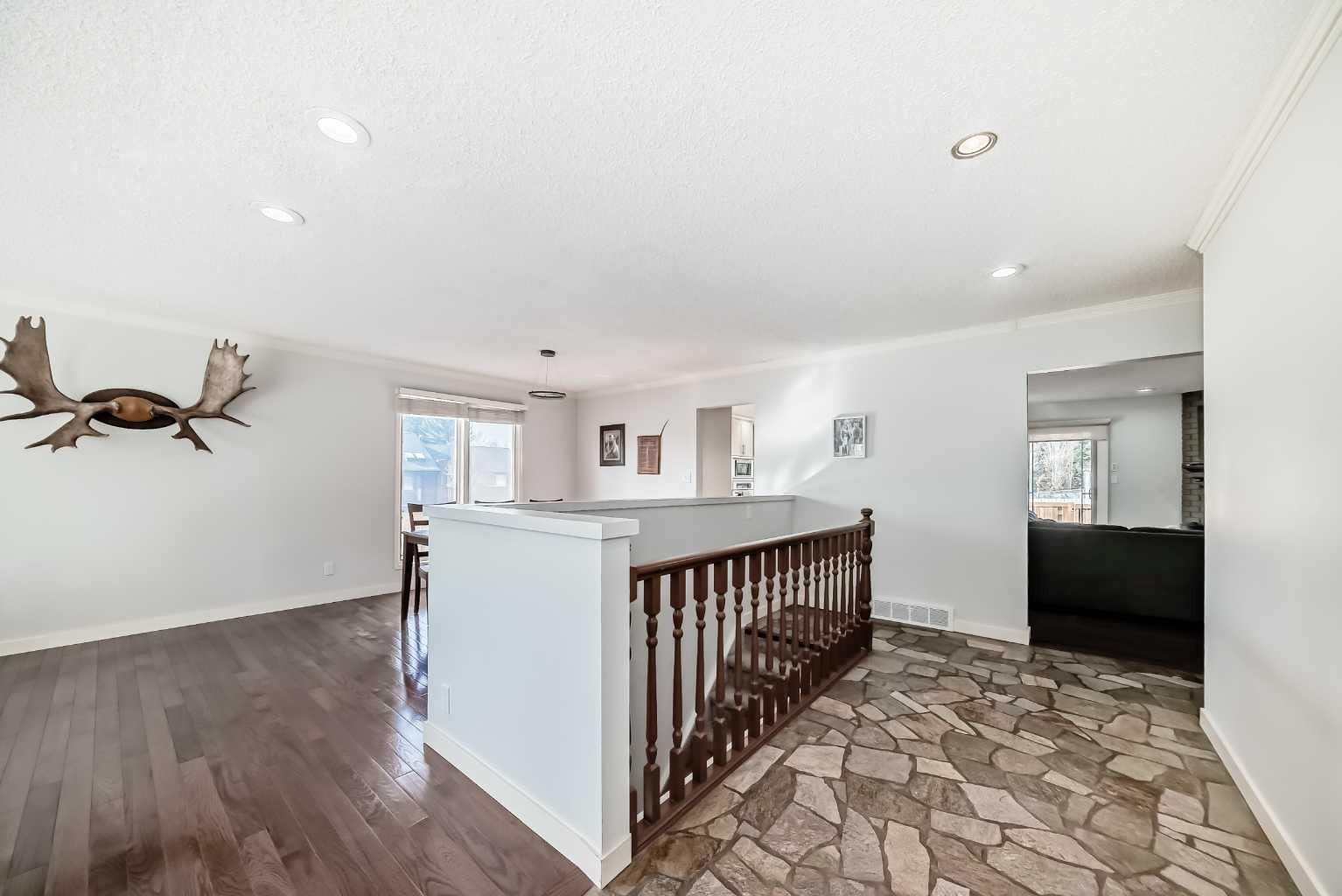 335 Oakfern Way SW