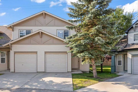 Photo of 51 Eversyde Court SW, Calgary, AB T2Y 4S3 (MLS # A2341177)