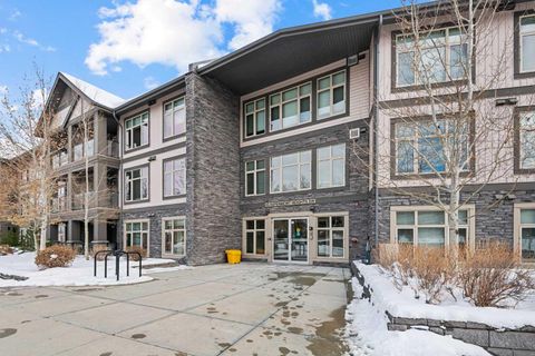 45 Aspenmont Heights SW 305 Calgary AB T3H 0E6