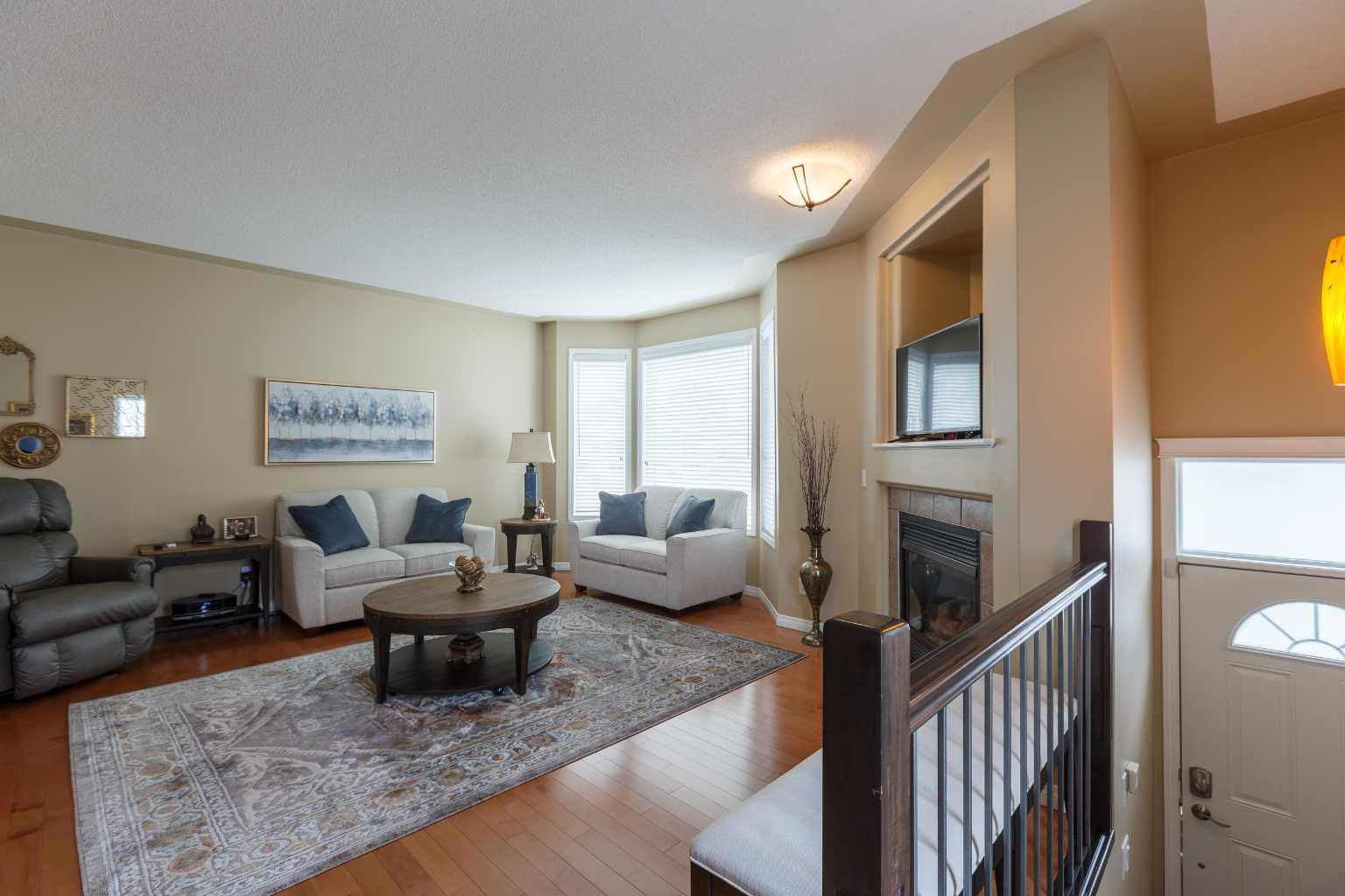 136 Country Hills Gardens NW