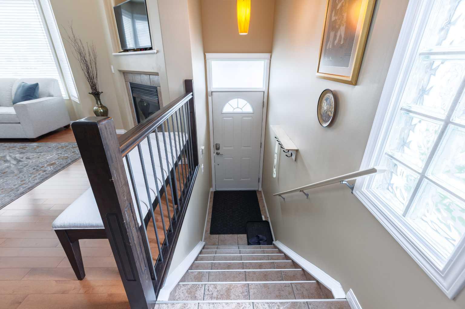 136 Country Hills Gardens NW