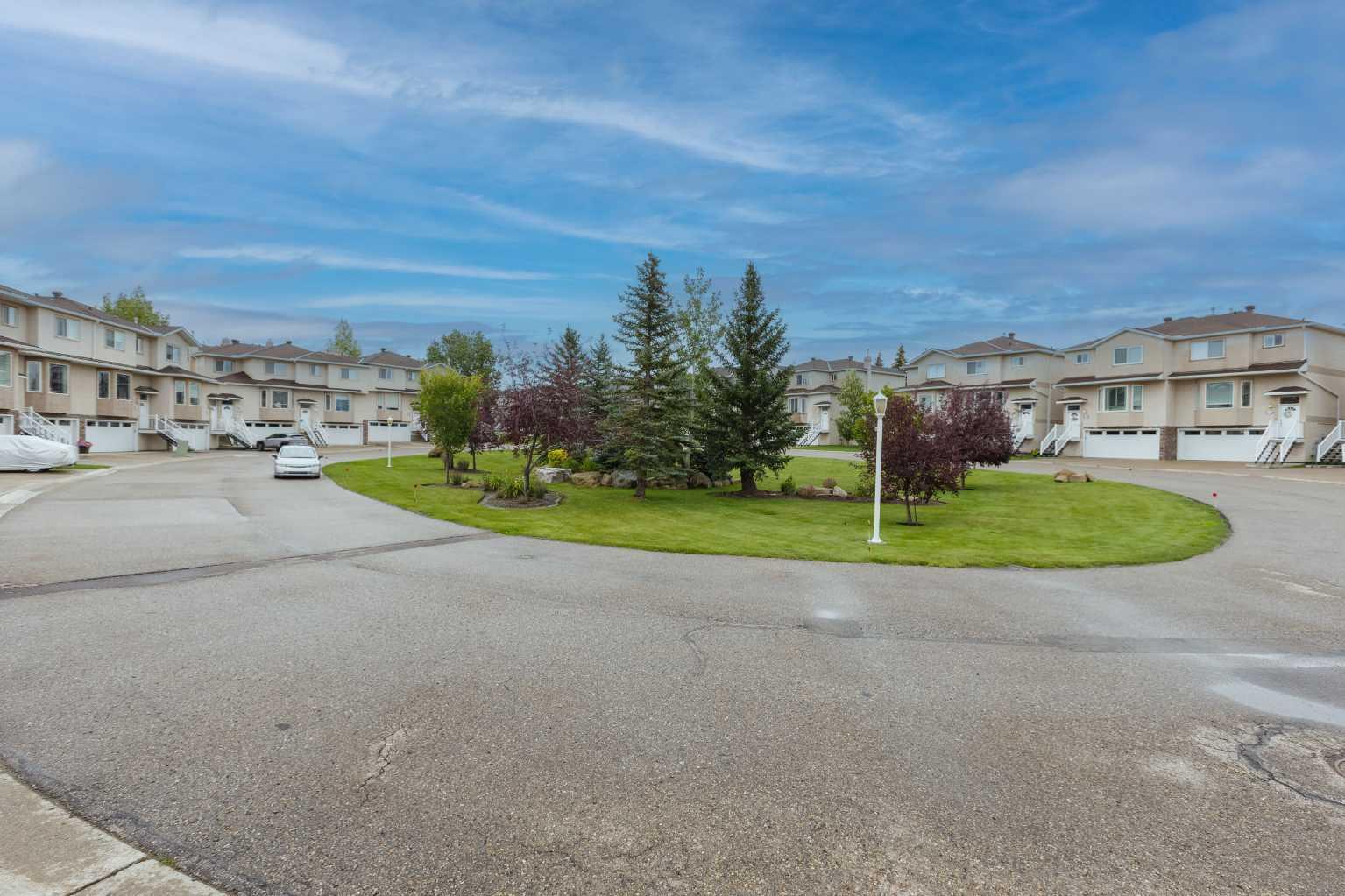 136 Country Hills Gardens NW