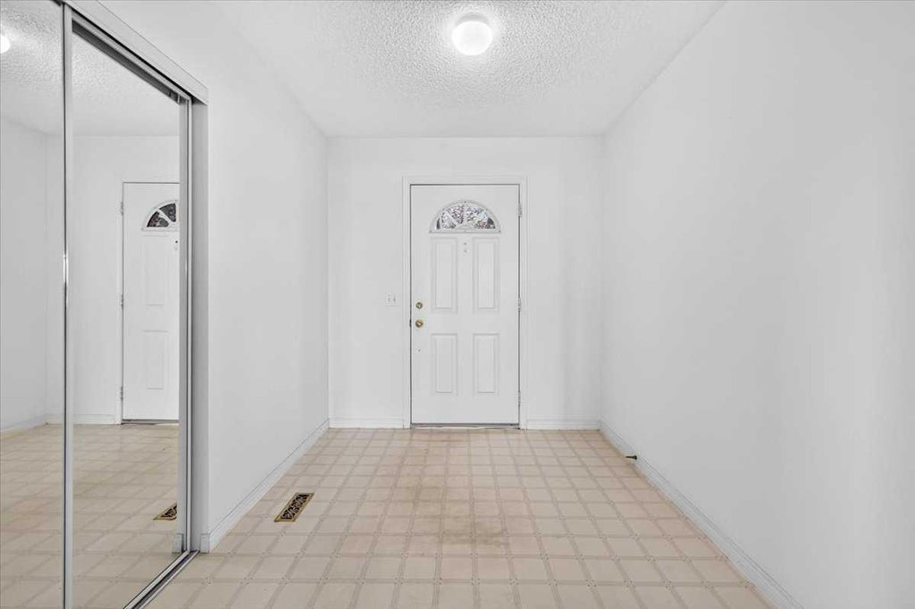 Photo of 5790 Patina Drive SW #24, Calgary, AB T3H 2Y5 (MLS # A2350671)