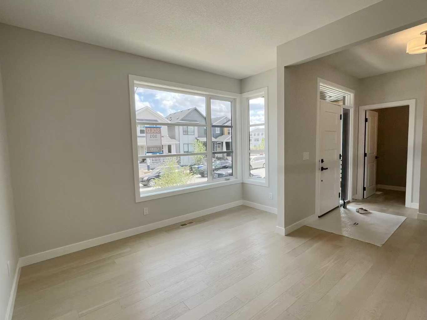 101 Treeline Manor SW