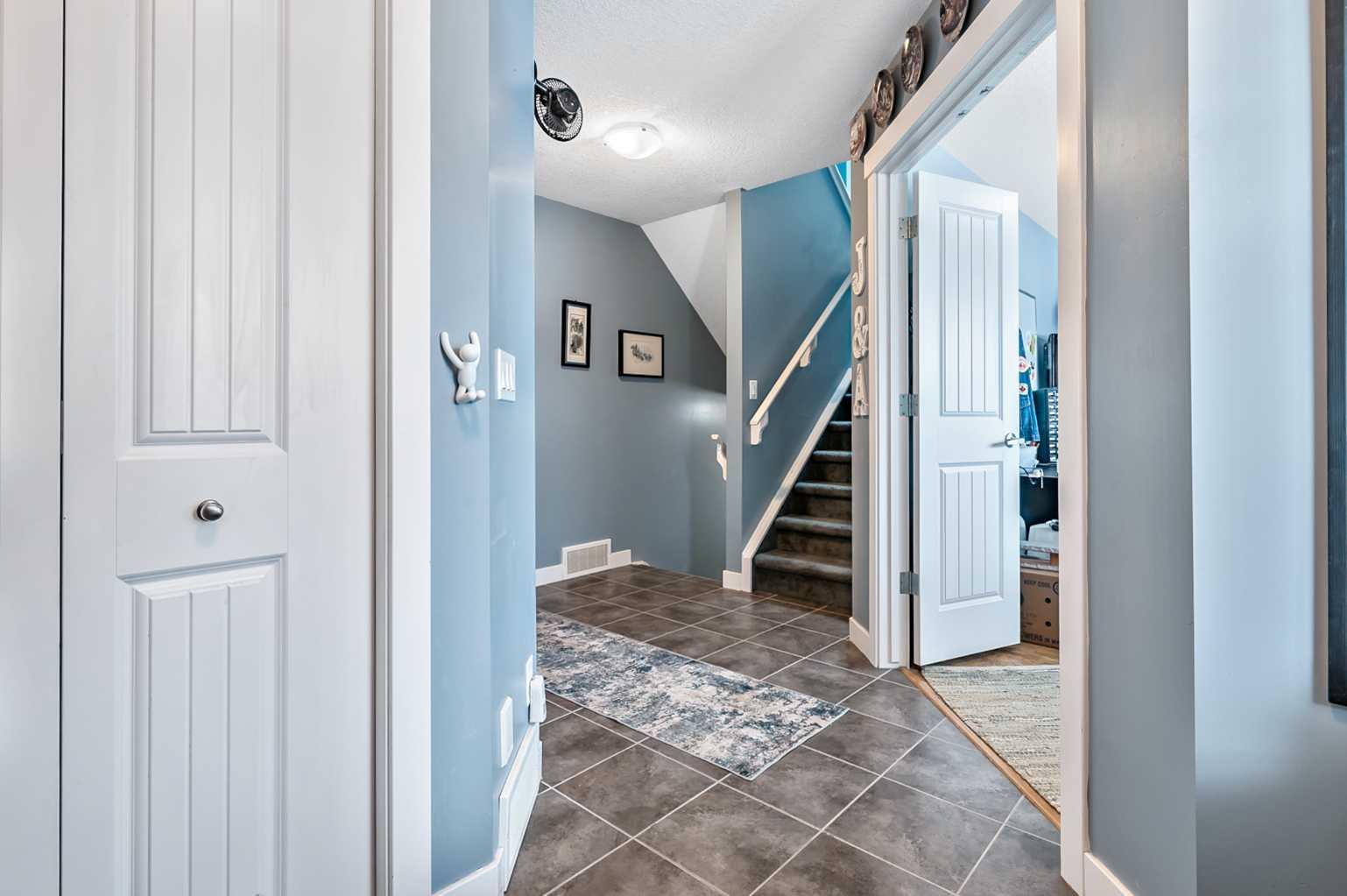 61 Drake Landing Loop