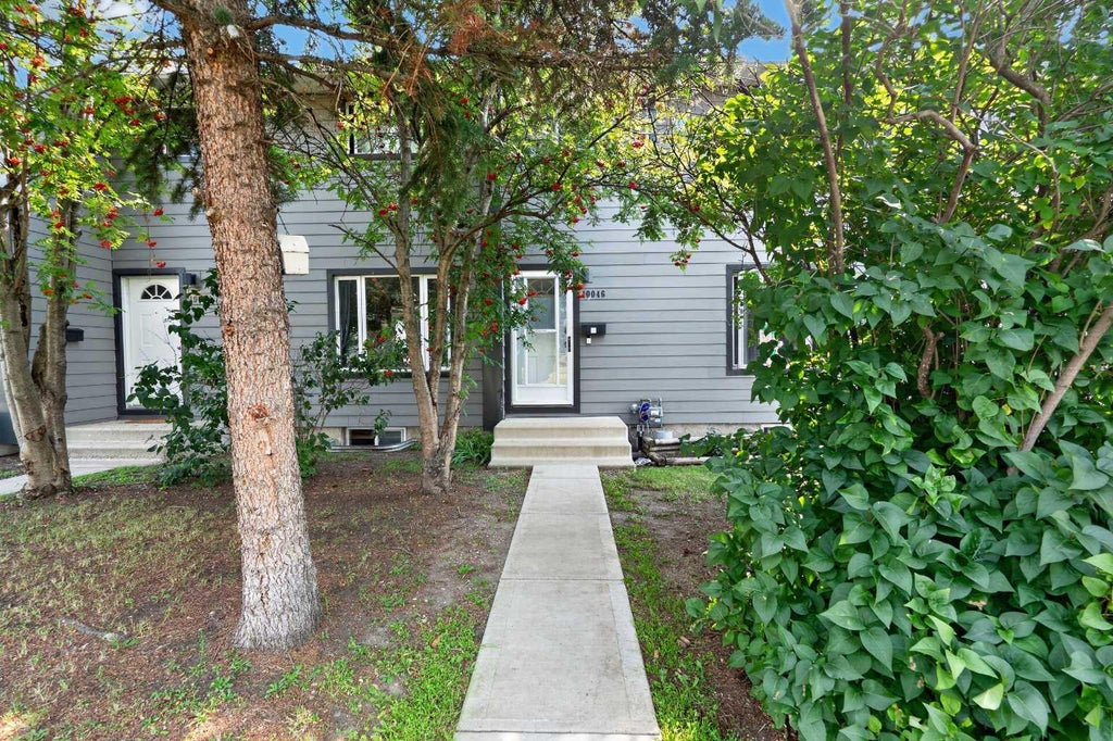 Photo of 10046 79 Avenue, Grande Prairie, AB T8V 4E8 (MLS # A2341367)