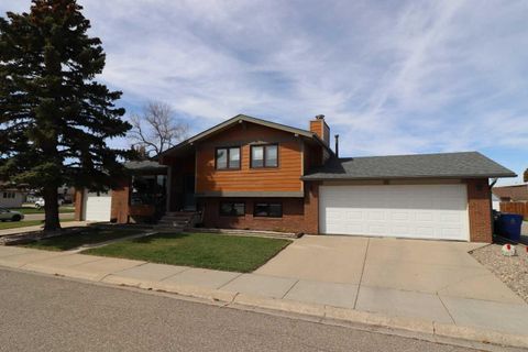 Photo of 4209 22 Avenue S, Lethbridge, AB T1K 4Y3 (MLS # A2302022)