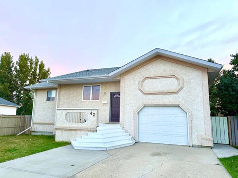 Photo of 42 Mt Backus Crescent W, Lethbridge, AB T1K 6P6 (MLS # A2343009)
