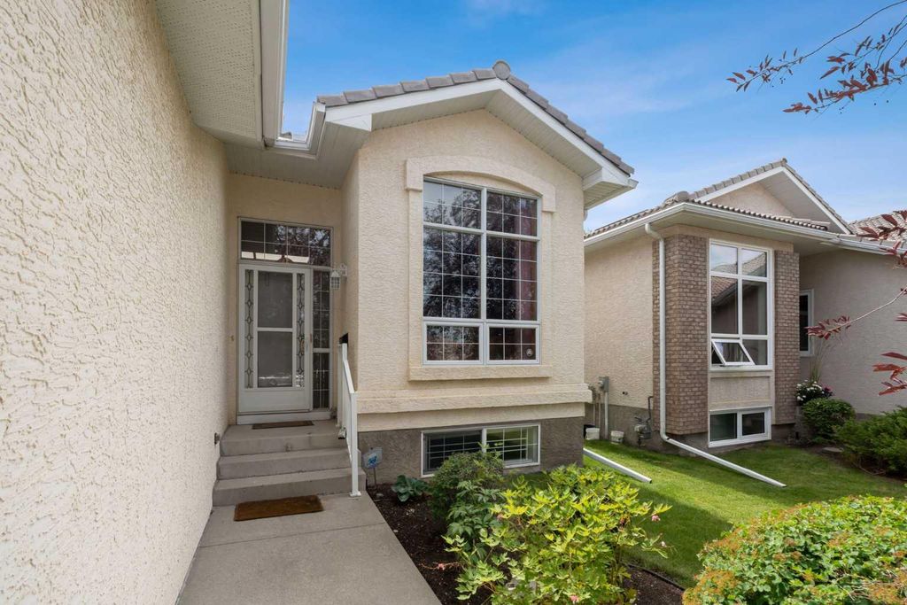Photo of 11 Hamptons Bay NW, Calgary, AB T3A 5R6 (MLS # A2237172)