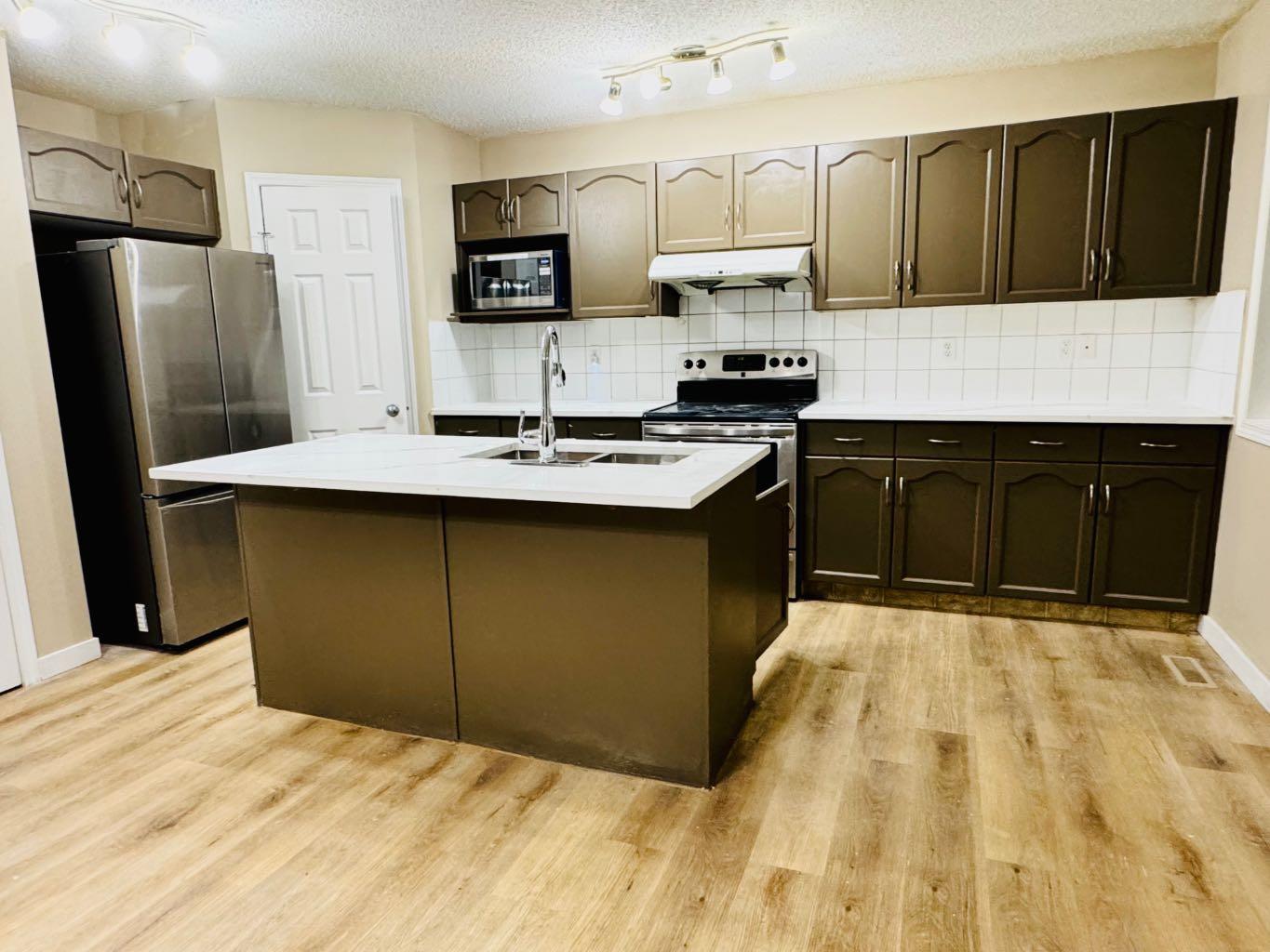 184 TARALAKE Terrace NE