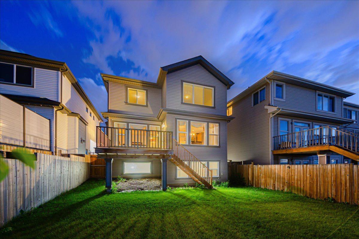 138 Copperpond Street SE