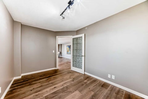 Tiny photo for 683 10 Street SW #1901, Calgary, AB T2P 5G3 (MLS # A2316997)