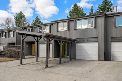 Photo of 2225 Oakmoor Drive SW #31, Calgary, AB T2V 4N5 (MLS # A2304997)