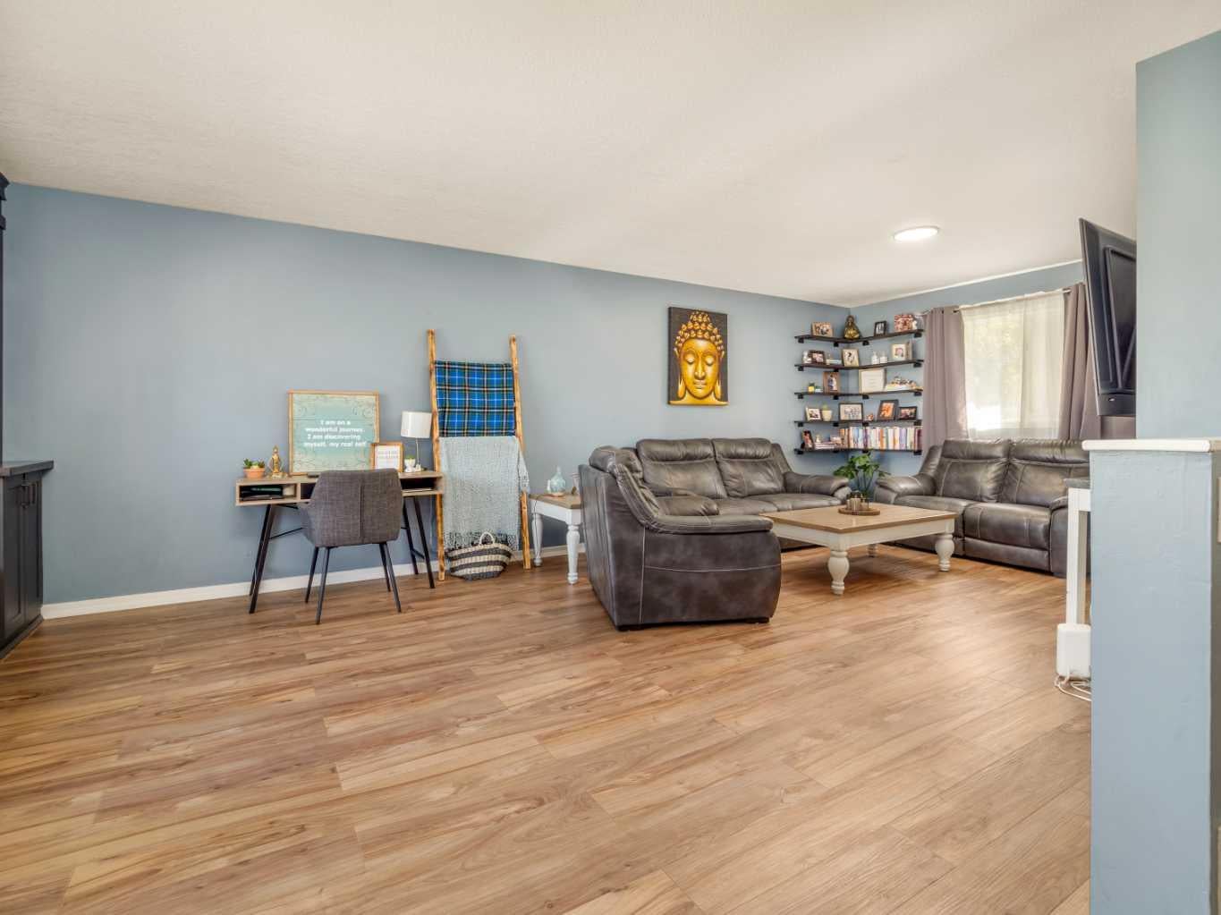452 Pineridge Way