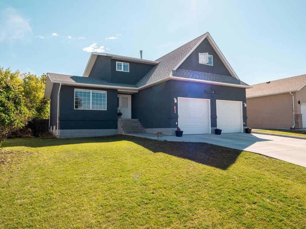Photo of 452 Pineridge Way, Pincher Creek, AB T0K 1W0 (MLS # A2344853)