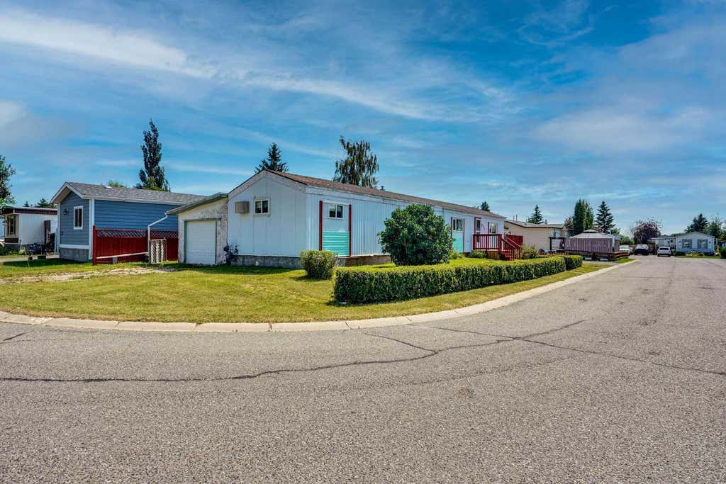 Photo of 903 Briar Crescent, Strathmore, AB T1P 1B2 (MLS # A2330480)