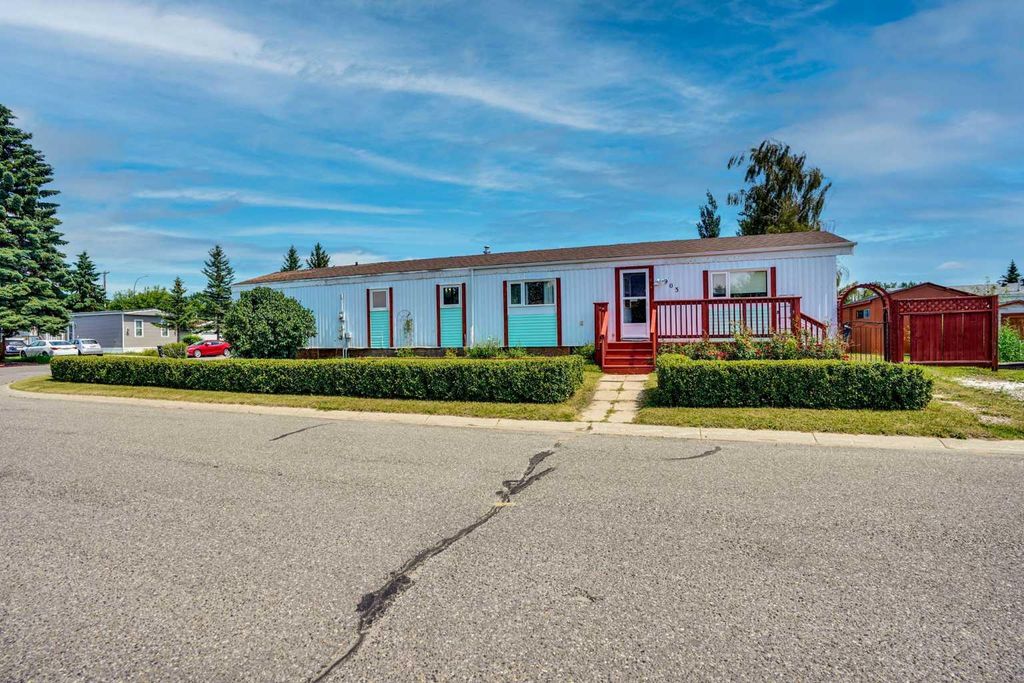 Photo of 903 Briar Crescent, Strathmore, AB T1P 1B2 (MLS # A2330480)
