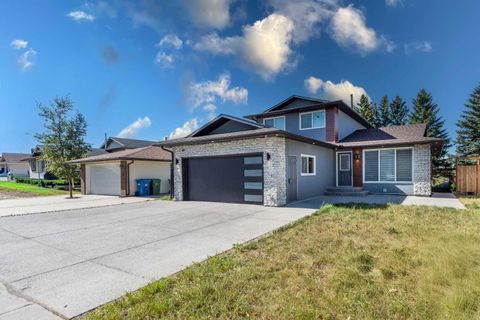 39 Whitlock Close NE Calgary AB T1Y 4X2