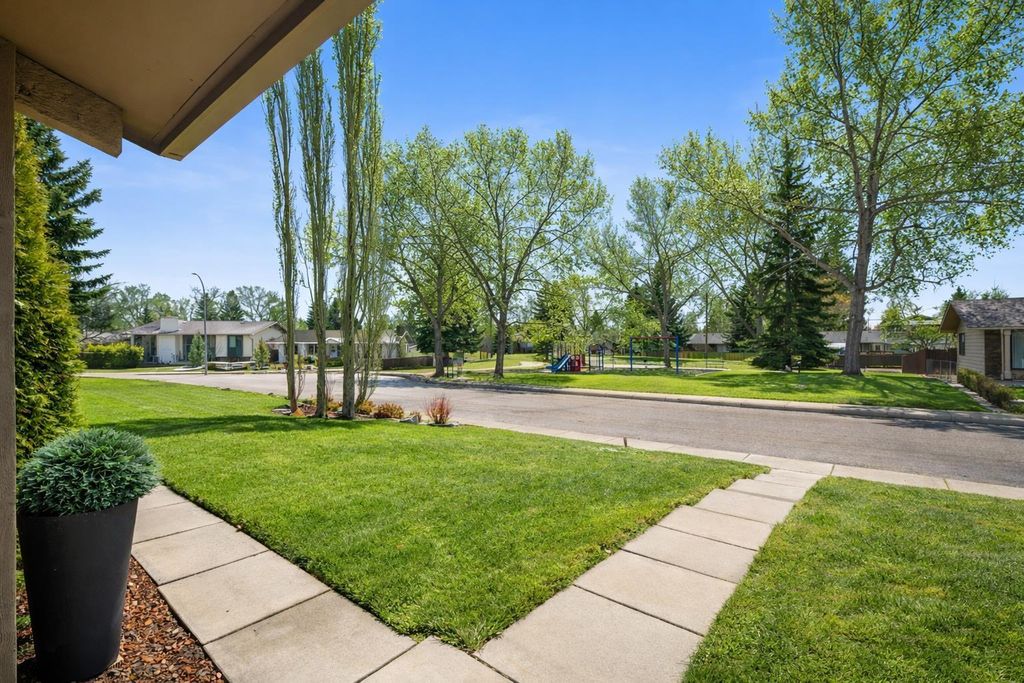 Photo of 247 Parkwood Close SE, Calgary, AB T2J 3V8 (MLS # A2298324)