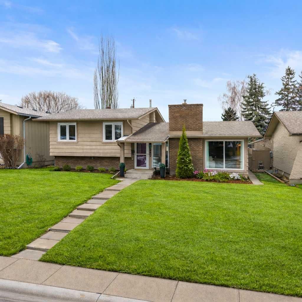 Photo of 247 Parkwood Close SE, Calgary, AB T2J 3V8 (MLS # A2298324)