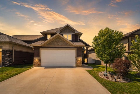 Photo of 262 Viscount Drive, Red Deer, AB T4R 0M7 (MLS # A2324865)