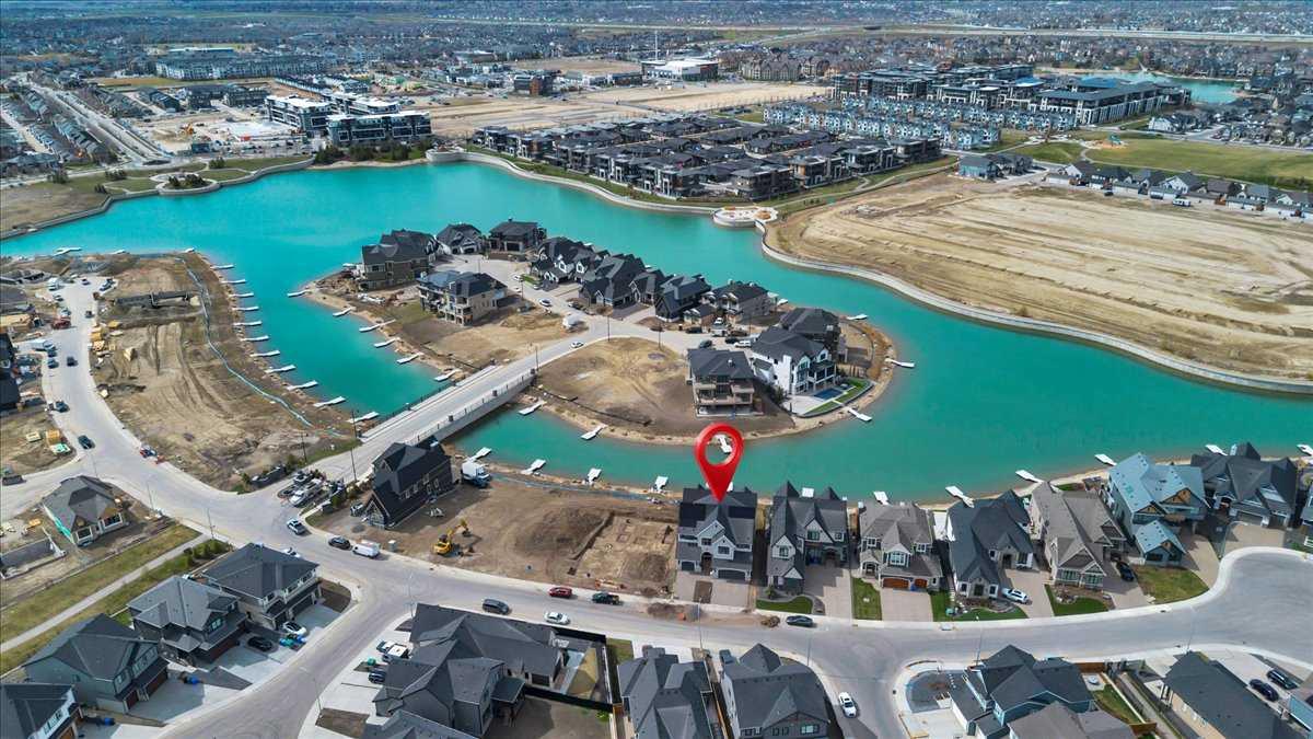 411 Marina Grove SE
