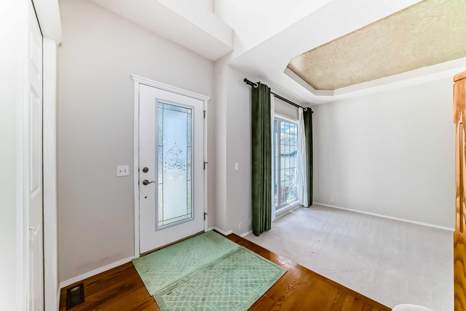 68 Scenic View Close NW