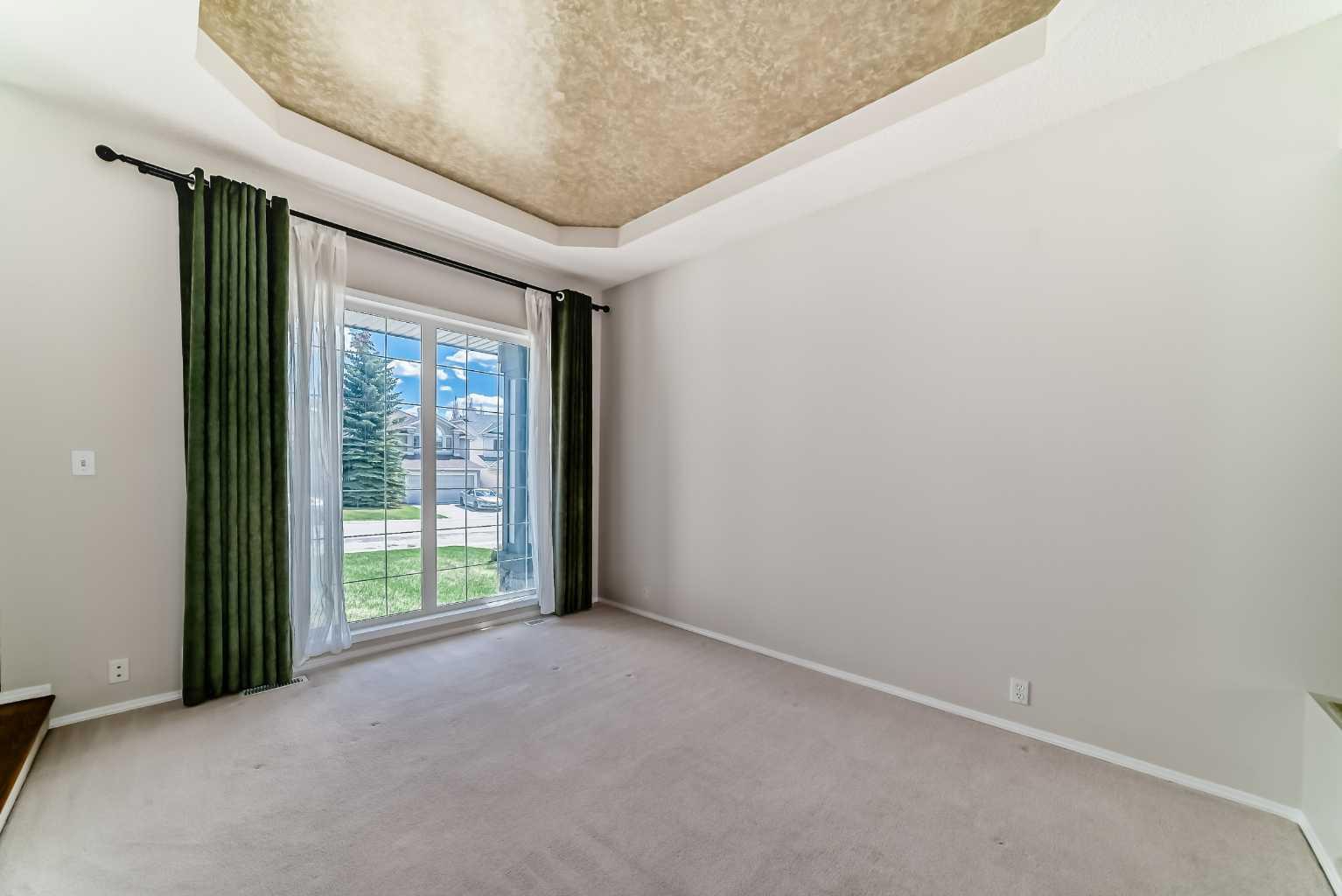 68 Scenic View Close NW