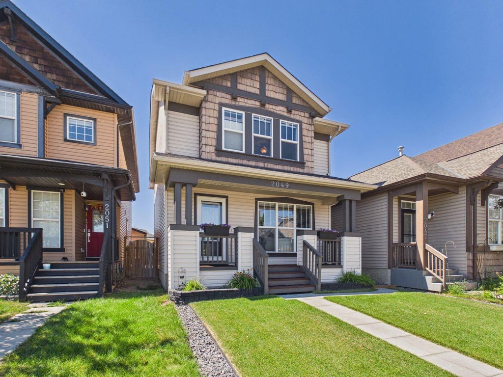 Photo of 2049 New Brighton Gardens SE, Calgary, AB T2Z 4X4 (MLS # A2335256)