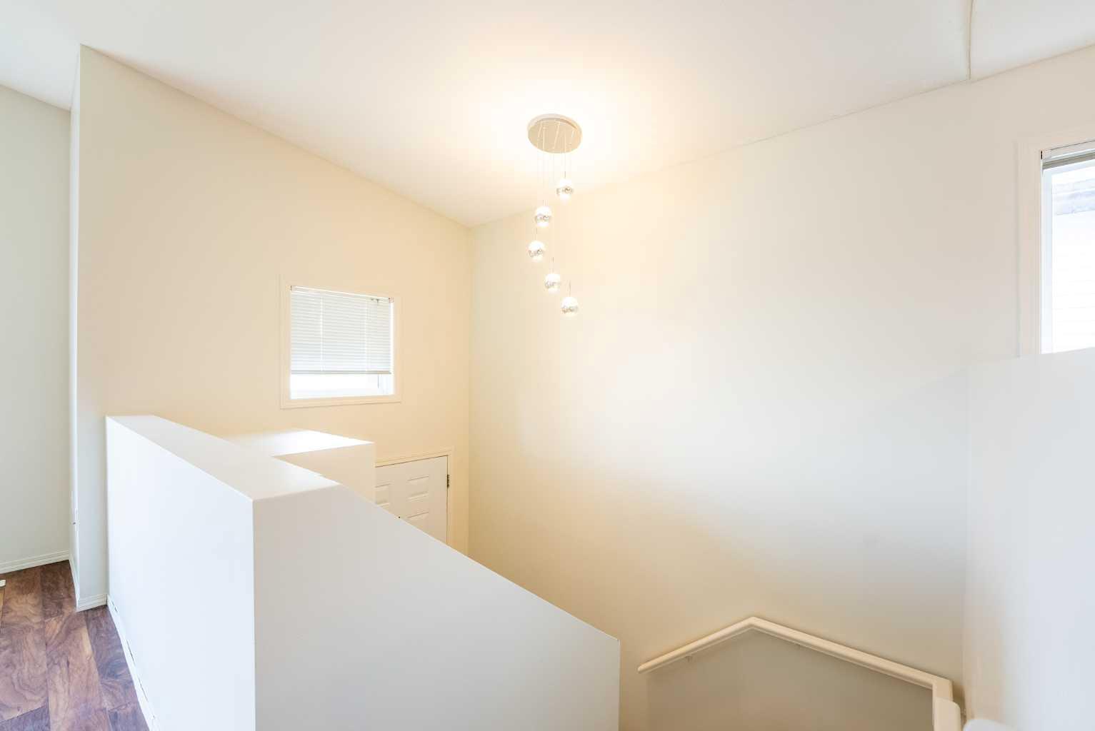 136 Mt Sundance Crescent W