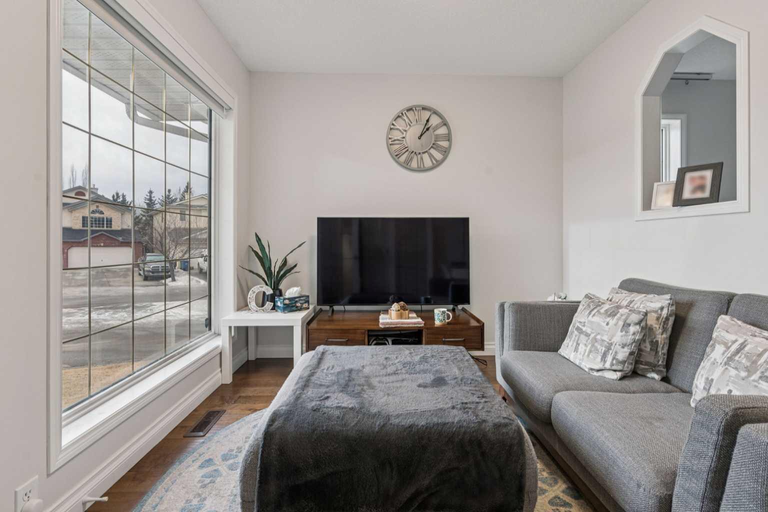 328 Douglas Glen Heath SE