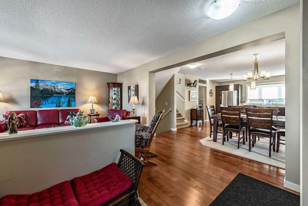 86 Walden Crescent SE