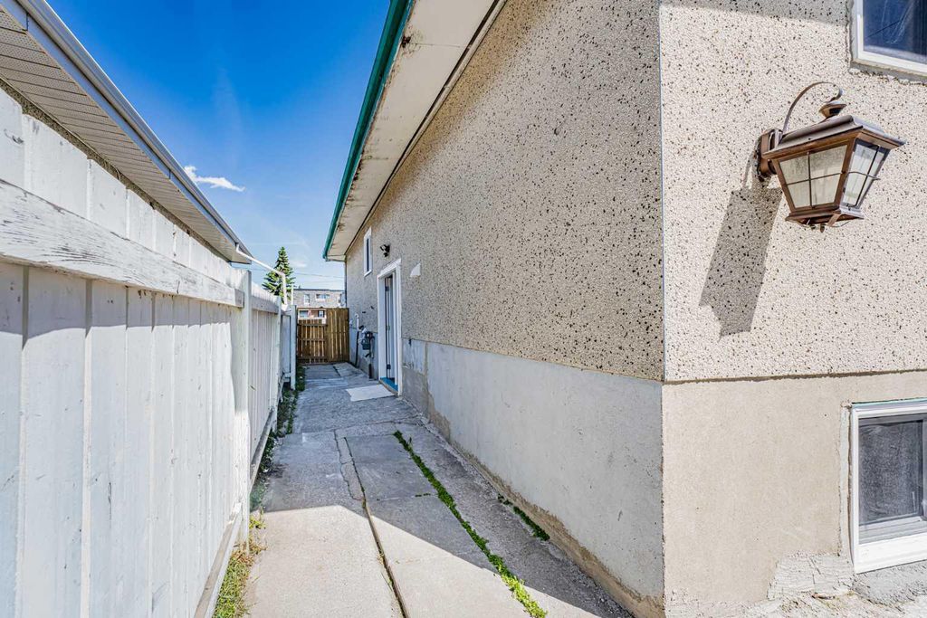 Photo of 6403 Centre Street NW, Calgary, AB T2K 0V3 (MLS # A2307813)