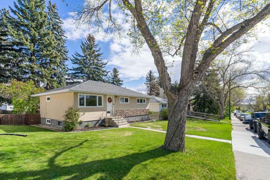 Photo of 304 Blackthorn Road NW, Calgary, AB T2K 3S3 (MLS # A2313694)