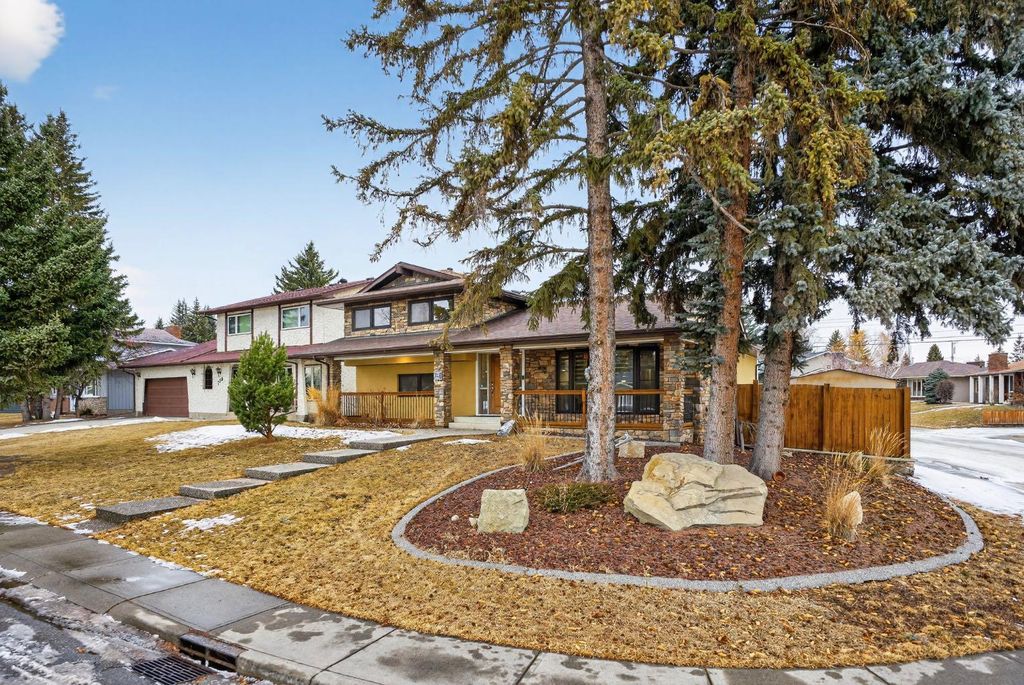 Photo of 740 Lake Ontario Drive SE, Calgary, AB T2J 3J8 (MLS # A2282637)