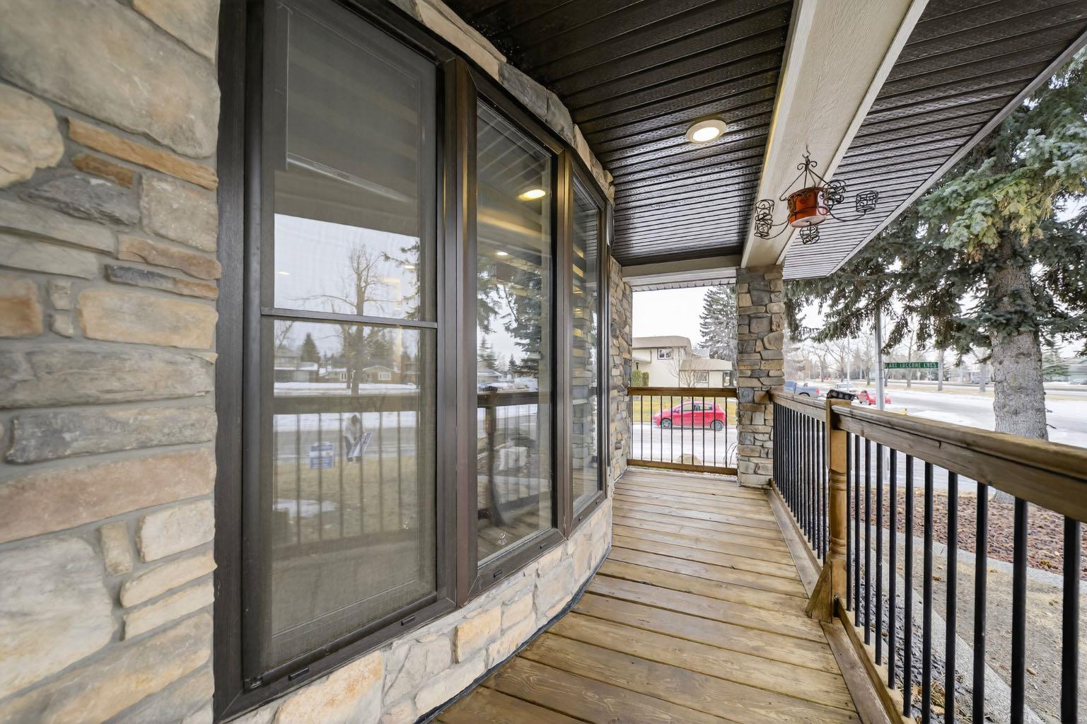 740 Lake Ontario Drive SE